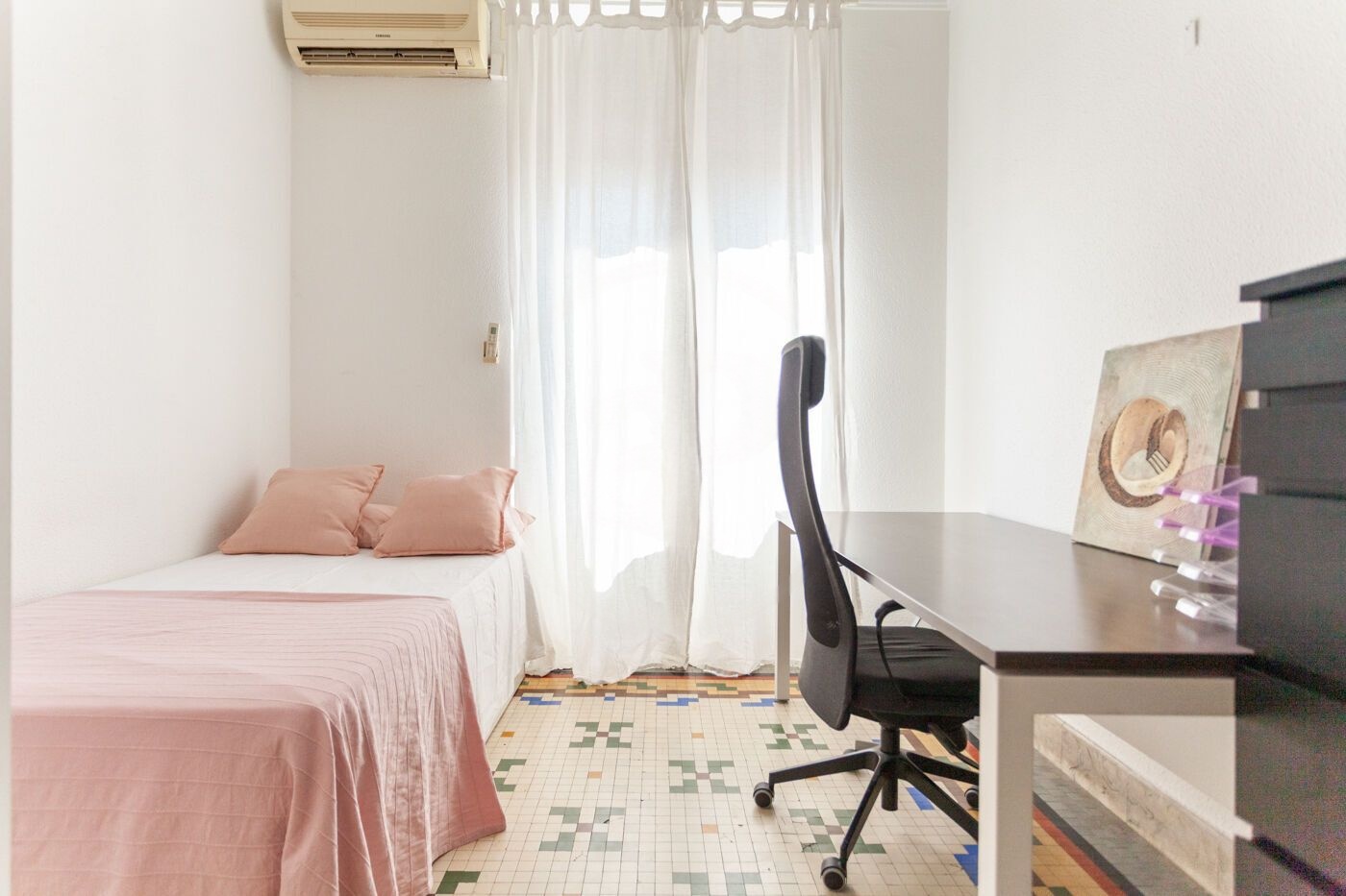 59894_175188572171802